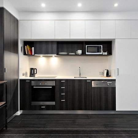 Modern Quiet 1 & 2 Bed Apt Opposite Albert Park Мельбурн Экстерьер фото